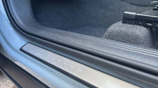 Volvo XC40 2.0 B4P Plus Dark 5dr Auto Petrol Estate